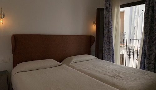 Standard Double Room (Ventana)