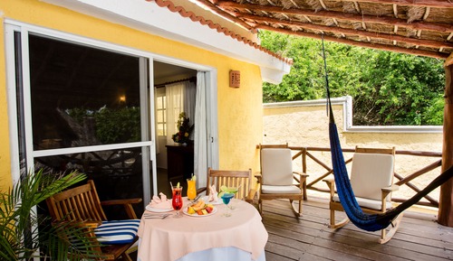 Suite, 2 Queen Beds, Garden View (with shared terrace)