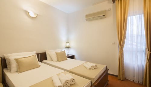 Classic Twin Room, City View