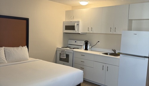 Deluxe Studio, 1 Queen Bed, Kitchenette