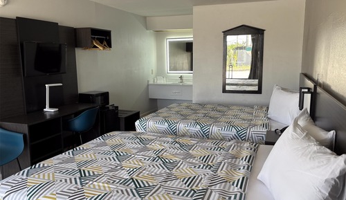 Deluxe Room, 2 Queen Beds, Accessible, Non Smoking