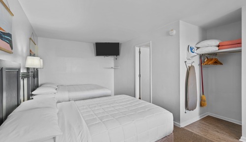 Room, 2 Queen Beds, Kitchen