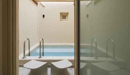 Senior Suite outdoor tub