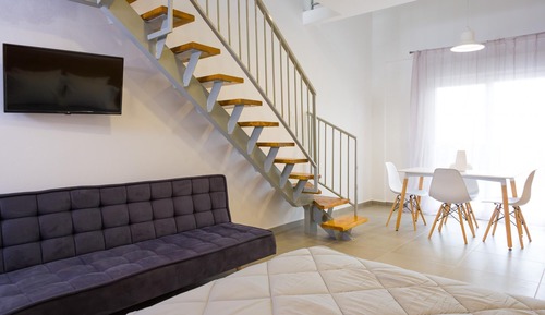 Apartment, Smoking