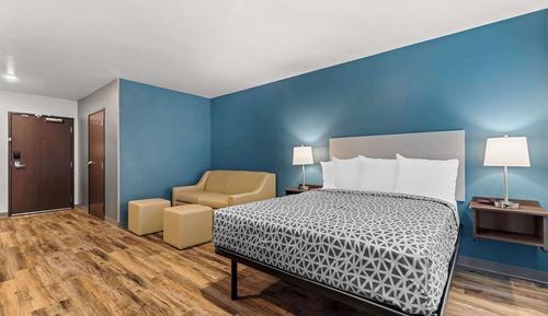 Suite, 1 Queen Bed, Non Smoking