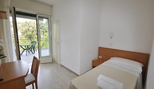 Classic Single Room