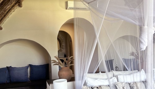 Luxury Queen Suite