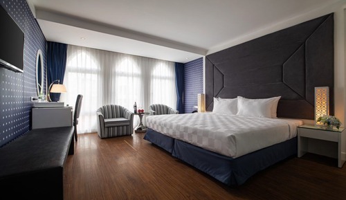 Family Room, Connecting Rooms, City View