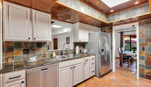 House (4 Bedrooms)