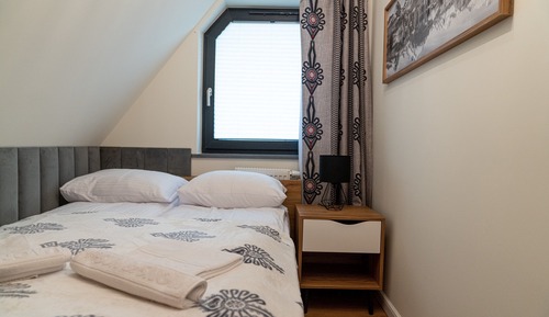Apartment (F9)