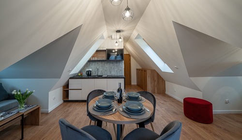 Studio Suite (G11)