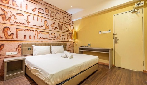 Standard Room, 1 Queen Bed