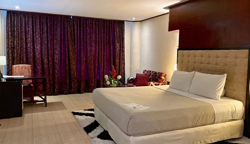 Deluxe Room, 1 King Bed