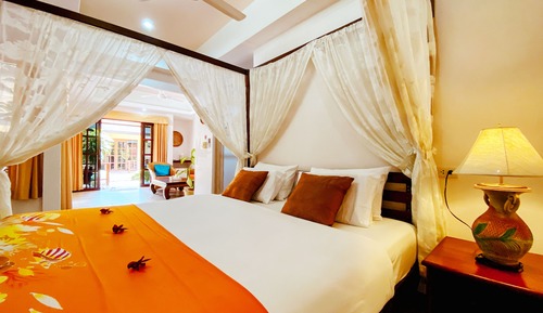 Poolside Suite