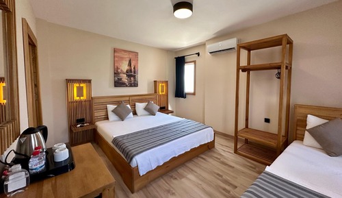 Triple Room