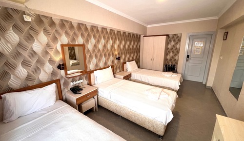 City Triple Room