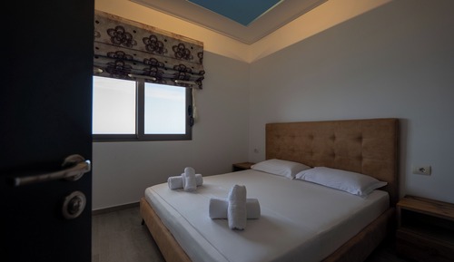 One-Bedroom Apartment with Sea View
