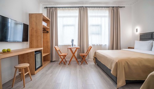 Comfort Room, Multiple Beds, Non Smoking, City View