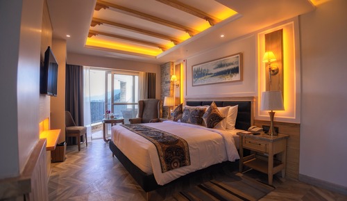 Premium Double Room, 1 King Bed, Balcony, Valley View (Panorama)