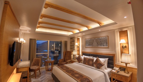 Deluxe Room, 1 King Bed, Balcony