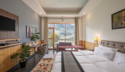 Deluxe Room, Balcony, Mountain View