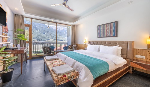 Deluxe Room, Balcony, Pool View