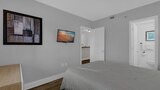 Family Condo, Multiple Beds, Kitchen, Partial Lake View