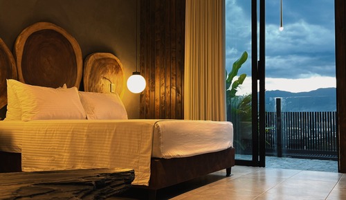 Panoramic Room