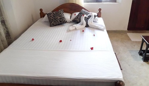 Classic Room, 1 Queen Bed, Non Smoking, Ground Floor