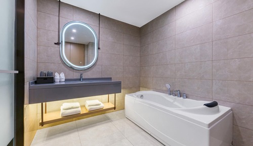 Deluxe Suite, 1 King Bed