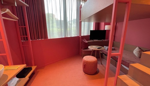 [Pink] Loft Room B, Non Smoking