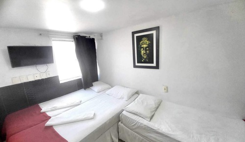 Quintuple Room