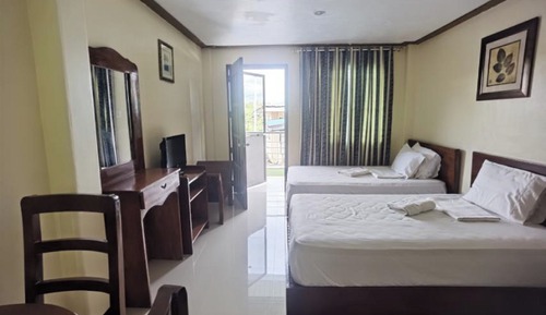 Triple Room