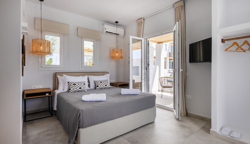 Junior Studio Suite, 1 Queen Bed, Hot Tub