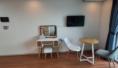 Room (303#)