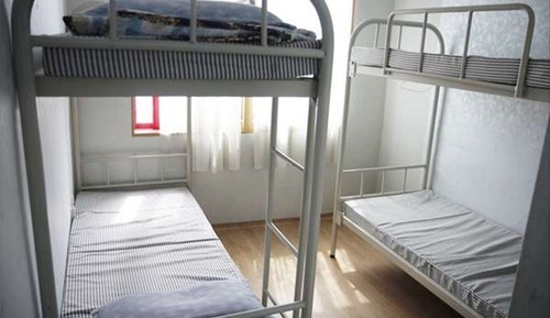 Room (The Royal 6 Female Guests Dormitory)