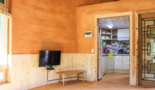 Room (Hwangto Pension Building Carrot)