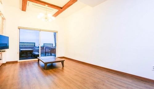 Room (B 101)
