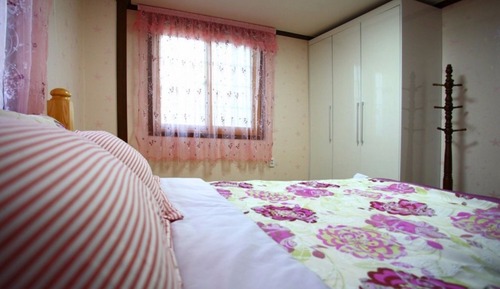Room (Family 1)