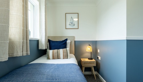 Single Room, Private Bathroom