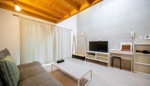 Room (Suite 106 (MIN 2 Night))