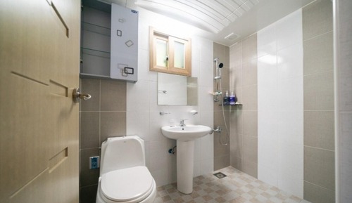 Room (40-1)