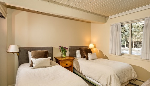 Condo, 2 Bedrooms