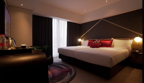 Premiere Room, Twin Beds, Smoking