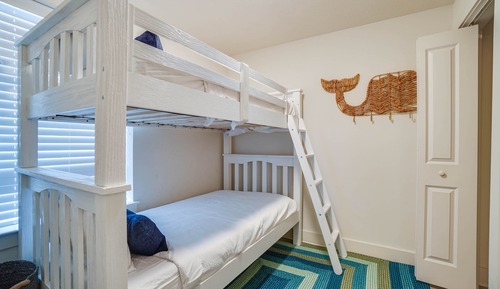 Condo, 3 Bedrooms, Sea View (1911)