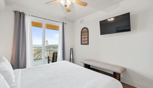 Condo, 3 Bedrooms, Beach View (1102)