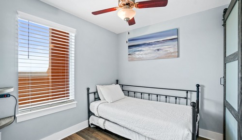 Condo, 3 Bedrooms, Sea View (2111)