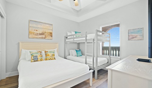 Condo, 3 Bedrooms, Sea View (3-2301)