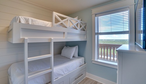 Condo, 3 Bedrooms, Sea View (1402)