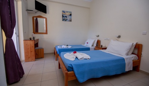 Standard Twin Room (10)